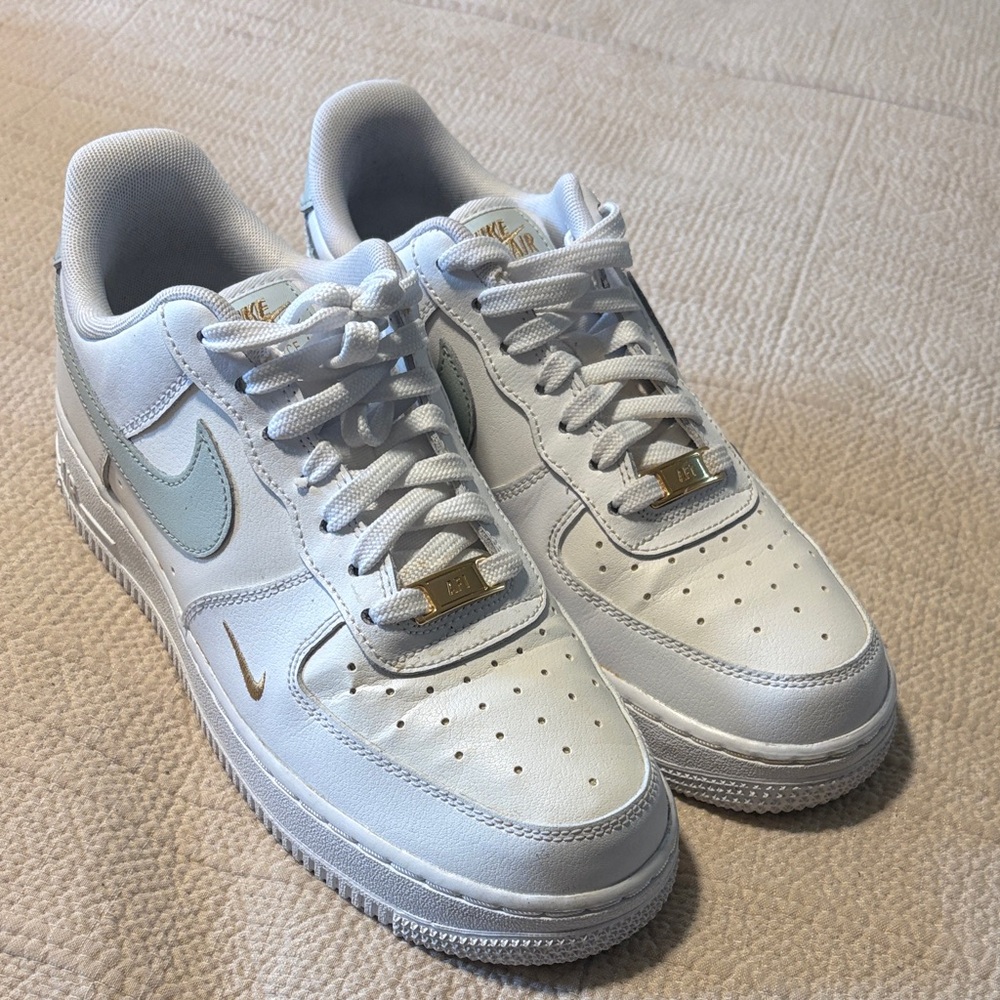 Nike Air Force 1 Low White Gray Gold CZ0270-106. Womens size 8 In EUC. Used once - Picture 7 of 10